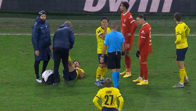 اصابة محمد الامين عمورة في مباراة ليفربول وسانت جيلواز بالدوري الاوروبي