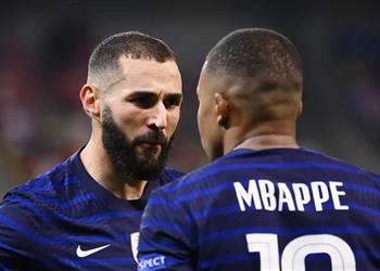 مدير الدوري السعودي يوضح إمكانية ضم مبابي وانتقال بنزيما إلى نيوكاسل