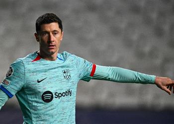 ليفاندوفسكي يرفض عرض ا مغري ا من السعودية وزوجته توضح مصيره في برشلونة