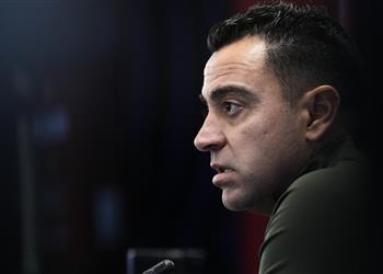 تشافي يرد على أنباء استقالته أتلقى رسائل وكأنها جنازة أبي وأمي لن أفشل مع برشلونة