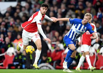 بالفيديو آرسنال يعبر برايتون بثنائية نظيفة ويتصدر الدوري الإنجليزي مؤقتا