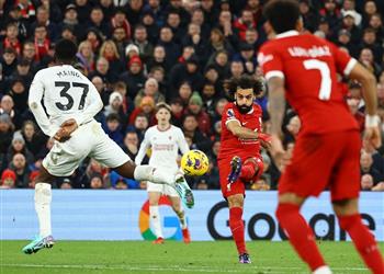 فيديو ليفربول يفقد صدارة الدوري الإنجليزي بتعادل مخيب مع مانشستر يونايتد في الأنفيلد