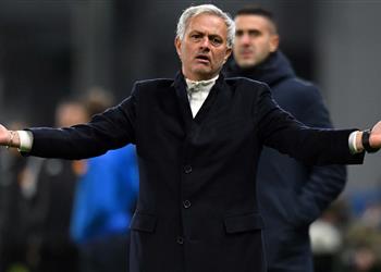 مورينيو يكشف السبب وراء رحيل محمد صلاح ودي بروين عن تشيلسي