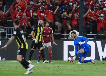 لاعب الاتحاد السعودي السابق ي علق على الهزيمة أمام الأهلي وي صرح بنزيما يختبئ خلف المدافعين