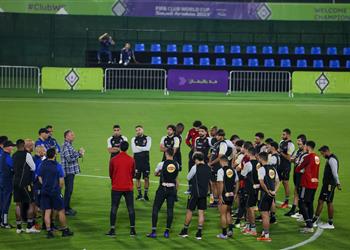 مران الأهلي كولر يطالب اللاعبين بطي صفحة الهزيمة أمام فلومينينسي وتدريبات استشفائية لـ كوكا