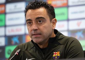 تشافي يحذر لاعبي برشلونة من أتلتيكو مدريد ويؤكد غياب لاعبه