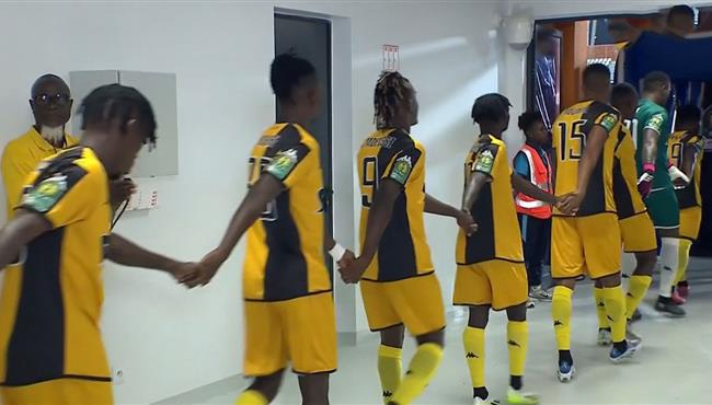 لقطة دخول لاعبي اسيك ميموزا بطريقة غريبة في مباراة الوداد بدوري ابطال افريقيا