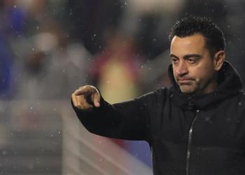 تشافي يوضح حقيقة صراخه على لاعبي برشلونة أمام ألميريا