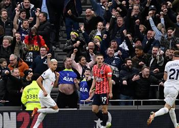 فيديو توتنهام يهزم إيفرتون بثنائية ويحتل المركز الرابع في الدوري الإنجليزي