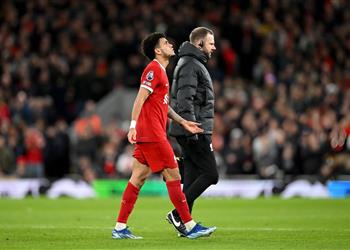 لويس دياز يغادر مباراة ليفربول وآرسنال مصاب ا