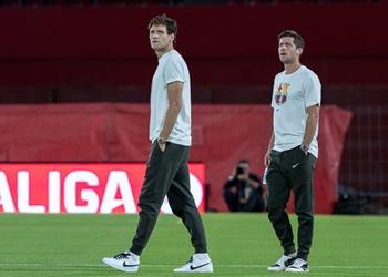 سبورت تكشف موقف ألونسو وسيرجي روبيرتو من الاستمرار في برشلونة