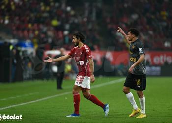 فيديو الأهلي يلدغ سيراميكا بهدف في الوقت القاتل ويصعد إلى نهائي السوبر المصري