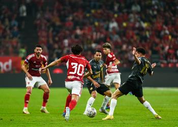 أحمد الشناوي يوضح مدى صحة قرارات حكم مباراة الأهلي وسيراميكا كليوباترا