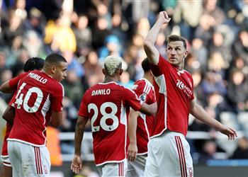 فيديو هاتريك صديق الأمس يقود نوتينجهام فورست لفوز تاريخي على نيوكاسل في الدوري الإنجليزي