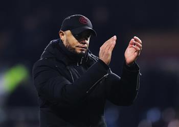 كومباني يعلق على اعتراض كلوب بشأن إلغاء هدف إليوت ويصر ح إنجلترا محظوظة بحارسنا