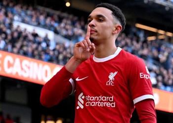 فيديو صاروخ جوي أرنولد يسجل هدف ليفربول الأول أمام فولهام