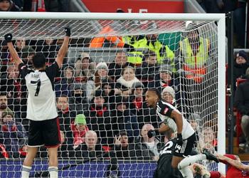 فيديو بوبي ريد ي سجل هدف فولهام الثالث أمام ليفربول