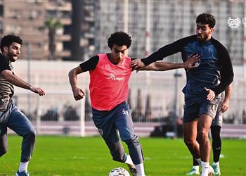 مران الزمالك معتمد جمال يعقد جلسة خاصة مع لاعب الفريق وتدريبات بدنية شاقة