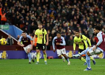 فيديو أستون فيلا يواصل الضغط على ليفربول بثلاثية قاتلة أمام بيرنلي في الدوري الإنجليزي