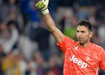 بوفون يقدم اقتراح ا غريب ا لزيادة الأهداف بعيدة المدى