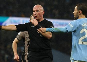 برناردو سيلفا ينتقد لاعبي مانشستر سيتي بعد التعادل مع توتنهام ويدافع عن الحكم نحن بشر