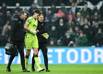 تليجراف صدمة قوية في نيوكاسل بشأن مدة غياب نيك بوب