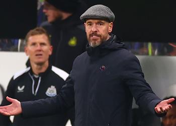 تقارير تزايد فقدان الثقة لاعبو مانشستر يونايتد ينتقدون طرق تين هاج الروبوتية