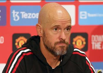 تين هاج يوضح حقيقة حدوث اضطرابات في مانشستر يونايتد وانقلاب اللاعبين عليه