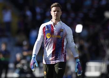 أول تعليق من تير شتيجن بعد قرار خضوعه لعملية جراحية