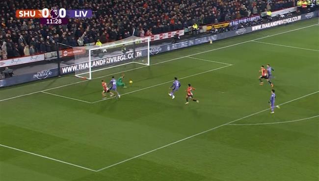 فرصه خطيرة من شيفيلد يونايتد علي مرمي ليفربول بعد خطأ من جوميز