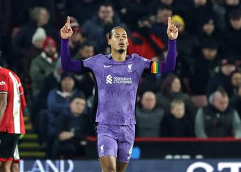 فان دايك عن إصابة لاعب ليفربول بالرباط الصليبي دمرنا جميع ا