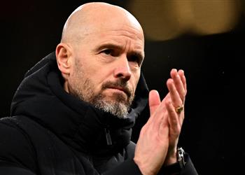 تين هاج يطالب مانشستر يونايتد ببيع ثلاثي الفريق في يناير