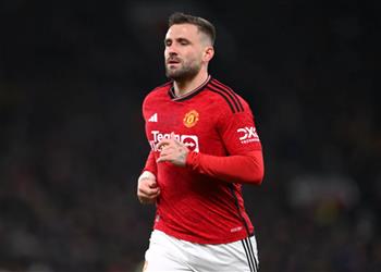 لوك شاو يدافع عن تصرفه المؤيد لاستبعاد ثنائي مانشستر يونايتد من التشكيل الأساسي