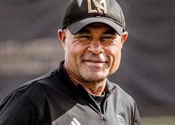 ليس محمد صلاح زكي عبد الفتاح يختار عبر بطولات أفضل لاعب وحارس وناد في إفريقيا