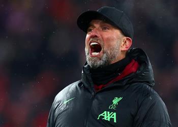 كلوب يوضح مدى إمكانية ضم بديل لـ ماتيب ويشيد بلاعب ليفربول الأفضل في العالم بمركزه