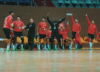 الأهلي يهزم الزمالك ويتوج بطل ا لـ كأس السوبر المصري لكرة اليد