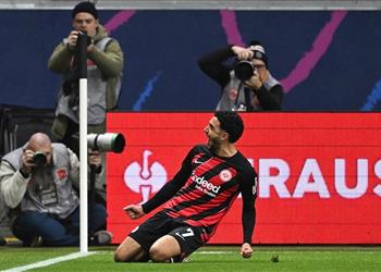 تقييم عمر مرموش بعد تألقه في مباراة إينتراخت فرانكفورت وبايرن ميونخ