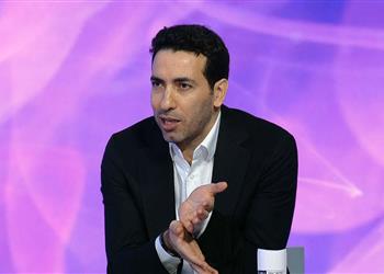 أبو تريكة يسخر من أونانا ولاعبي مانشستر يونايتد لو تلاجة هتدخل فيه جون ويجب أن يخجل ثلاثي الهجوم