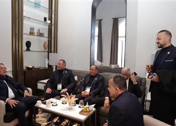 فوزي لقجع وسامورا يزوران بعثة الأهلي قبل مواجهة أوكلاند سيتي