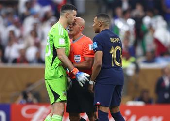 إيميليانو مارتينيز يتحدث عن استفزازاته ضد مبابي ويصر ح سيفوز بالكرات الذهبية بعد اعتزال ميسي