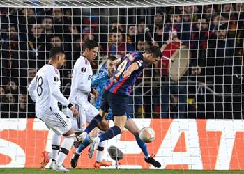 فيديو برشلونة يفلت من فخ مانشستر يونايتد بتعادل إيجابي في الدوري الأوروبي