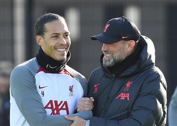 كلوب يعلن خضوع لاعب ليفربول لعملية جراحية وجاهزية فان دايك لمباراة نيوكاسل