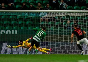 بيدرو جونسالفيس علينا دعم حارس سبورتينج لشبونة بعد هدف إمام عاشور