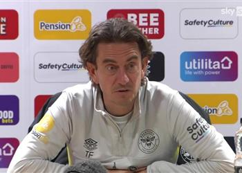 مدرب برينتفورد يسخر من اعتذار لجنة التحكيم لـ آرسنال