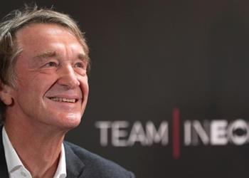 السير جيم راتكليف يتقدم بعرض رسمي لشراء مانشستر يونايتد