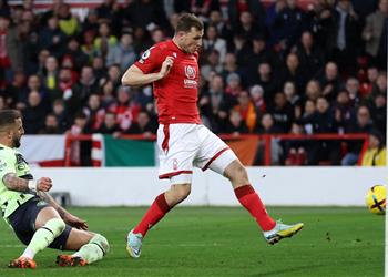 فيديو نوتينجهام فورست يمنح هدية لـ آرسنال بتعادل قاتل مع مانشستر سيتي