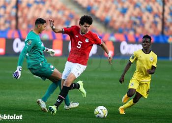 م درب موزمبيق يفس ر لـ بطولات سر طريقته الدفاعية أمام مصر