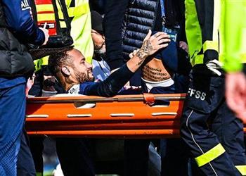 شكوك حول لحاق نيمار بمباراة باريس سان جيرمان وبايرن ميونخ بعد إصابته