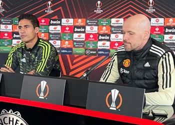 تين هاج ي علن عودة ثنائي مانشستر يونايتد أمام برشلونة في الدوري الأوروبي