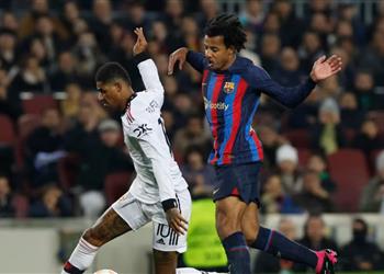 كوندي يرد على تصريحات تين هاج بشأن قرار حكم مباراة برشلونة ومانشستر يونايتد